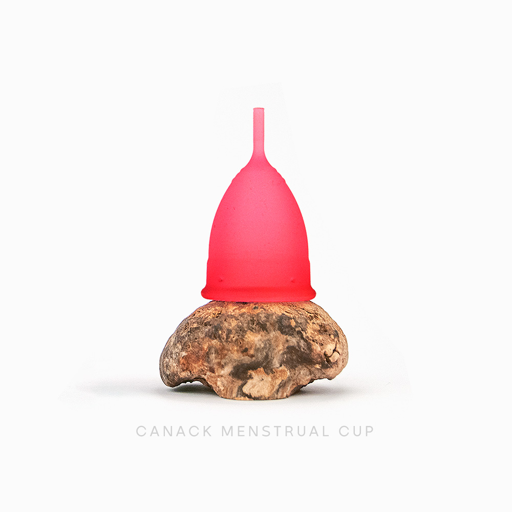 کاپ قاعدگی کاناک قرمز 2 عددی سایز L + S 1 کاپ قاعدگی کاناک قرمز 2 عددی سایز L + S